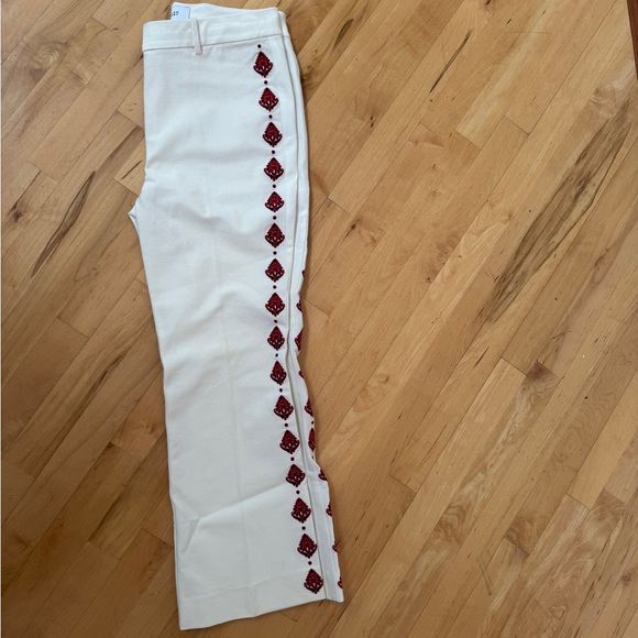 Stylish White Pants with Red Accents - Picture 4 of 7